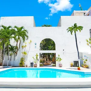 https://hotel-parador.quintano-roohotels.com